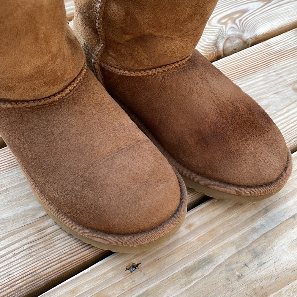 Ugg Bailey Button Triplet Ii Boot Size 5 - image 4